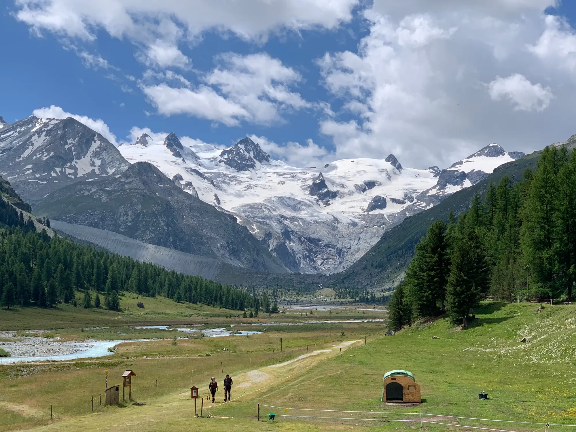 Val Roseg in front of snow-capped peaks